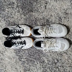 Womens Mizuno volleyball shoes